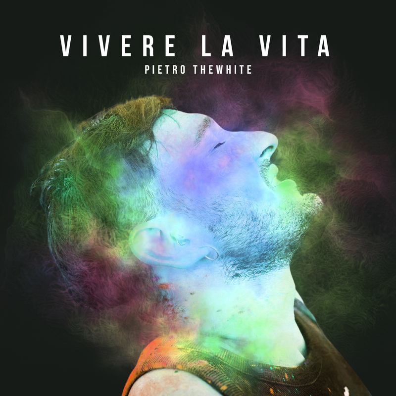 Pietro TheWhite canta le ansie dei 30enni in “Vivere la Vita”