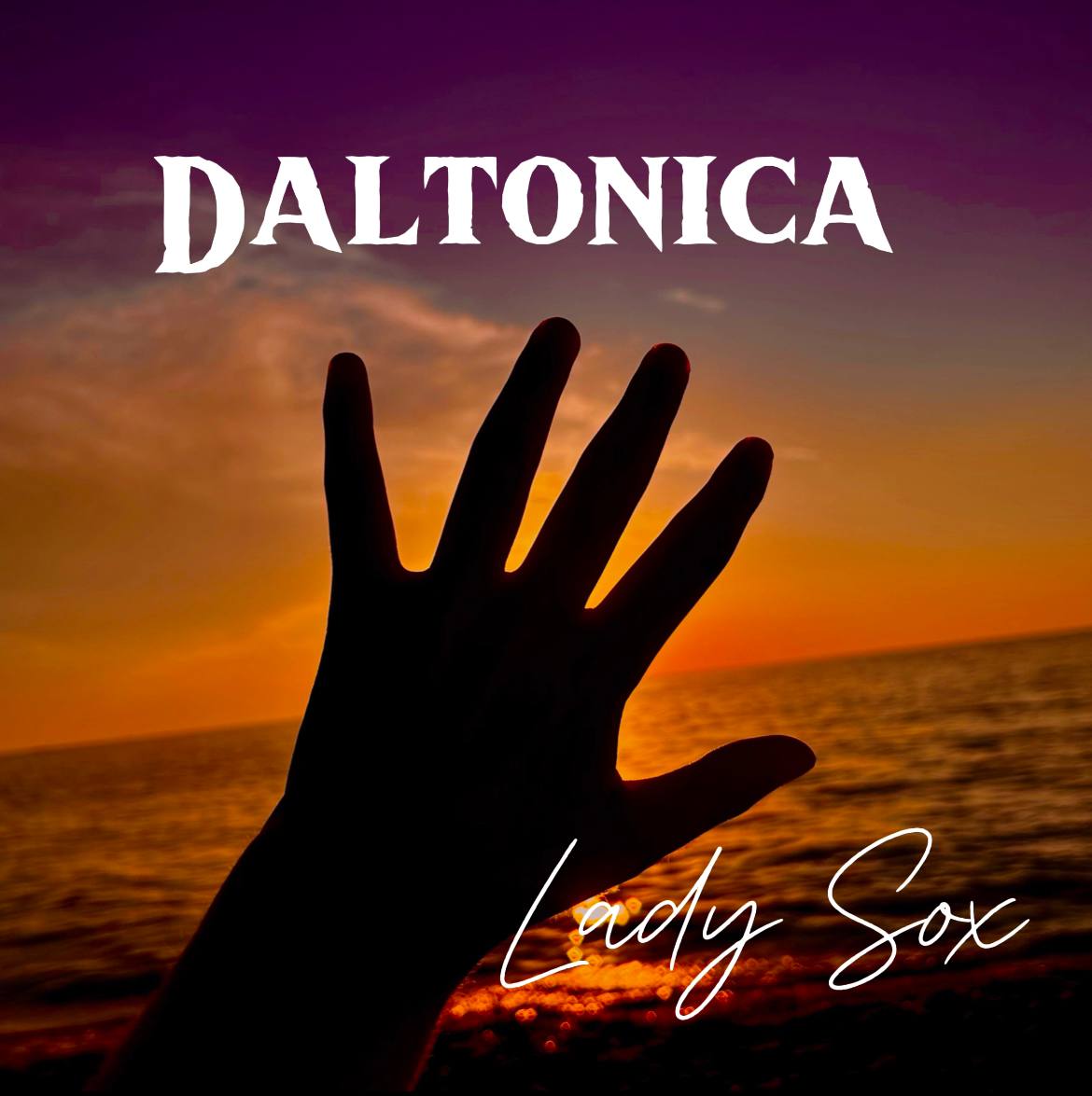 Al momento stai visualizzando Lady Sox in radio con il singolo “Daltonica”